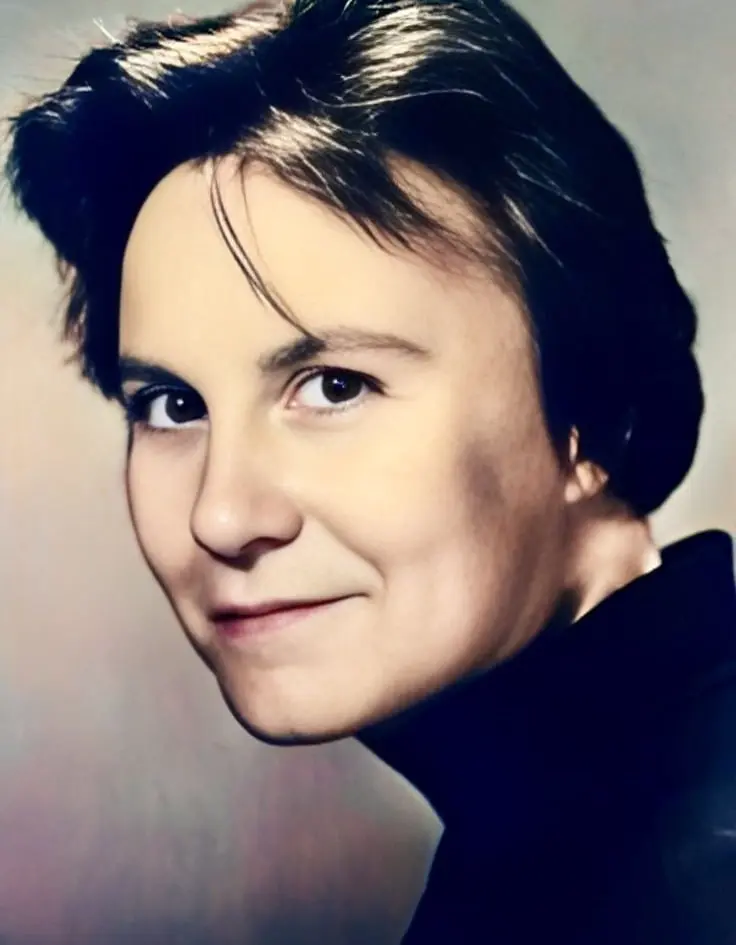 💬 Нелл Харпер Ли
Не обязательно выставлять напоказ всё, что знаешь… Людям обычно не нравится, когда кто-то кажется умнее их.
#цитата | Сетка — социальная сеть от hh.ru