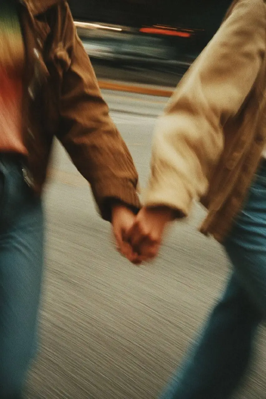 🤍🤍🤍😘🤍🤍🤍🤍🤍
Just watched "Voice Mails for Isabelle" and honestly? I cried my eyes out at the end 💔
I have a huge love-hate relationship with rom-coms like this | Сетка — социальная сеть от hh.ru