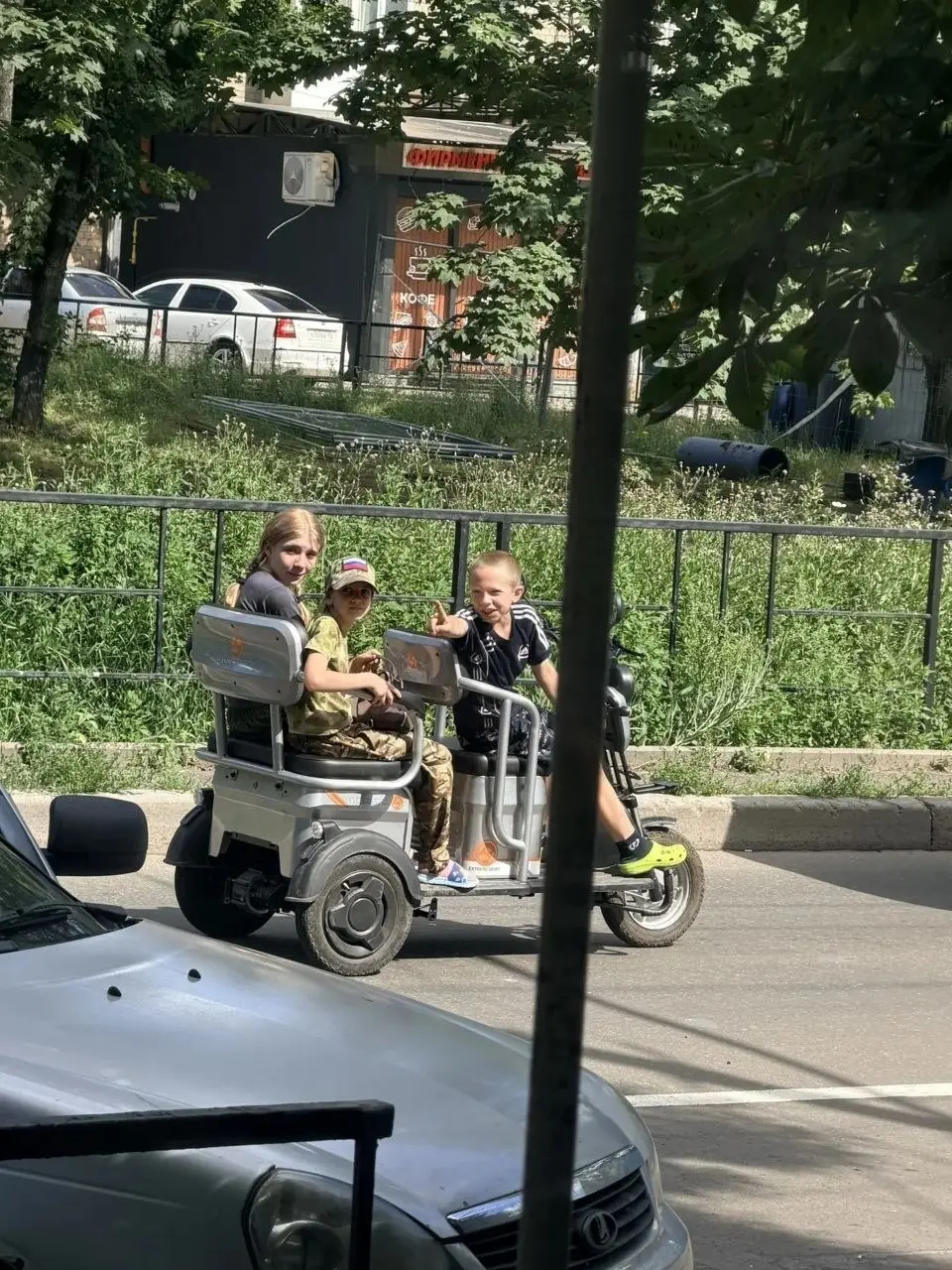 Как вам дети на бульваре Шевченко пофигизм родителей зашкаливает. | Сетка — социальная сеть от hh.ru