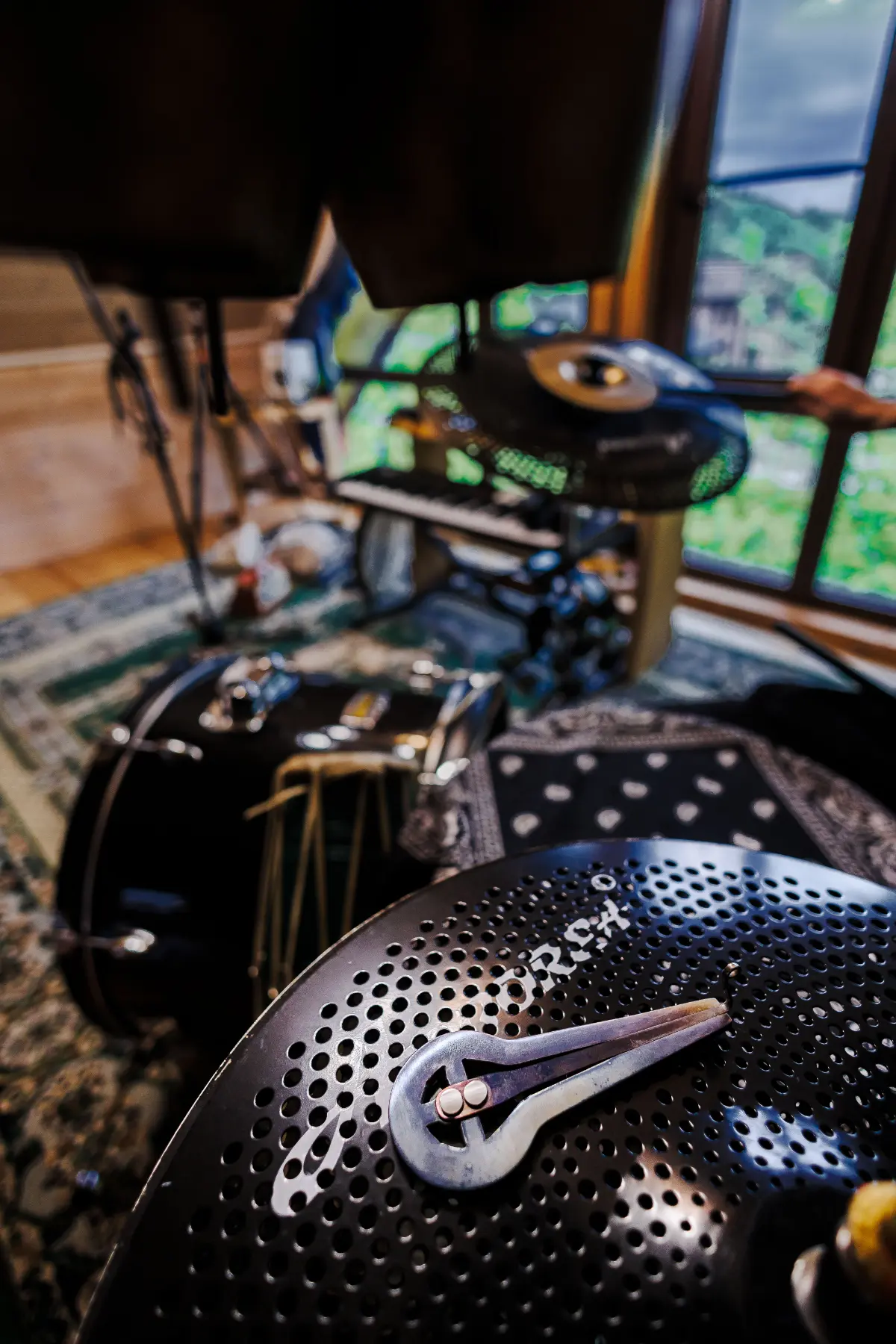 Полный продакшн, подготовка релизов на площадки
Mastering | Сетка — социальная сеть от hh.ru