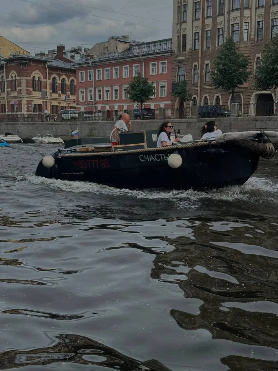 Самое время себя побаловать 🪄
Это пост- знак! Прямо сейчас, пока ты это читаешь, сделай для себя что-нибудь приятное, не откладывай ✨
Последние дни у меня выдались насыщенными, организм просел и забол... | Сетка — социальная сеть от hh.ru