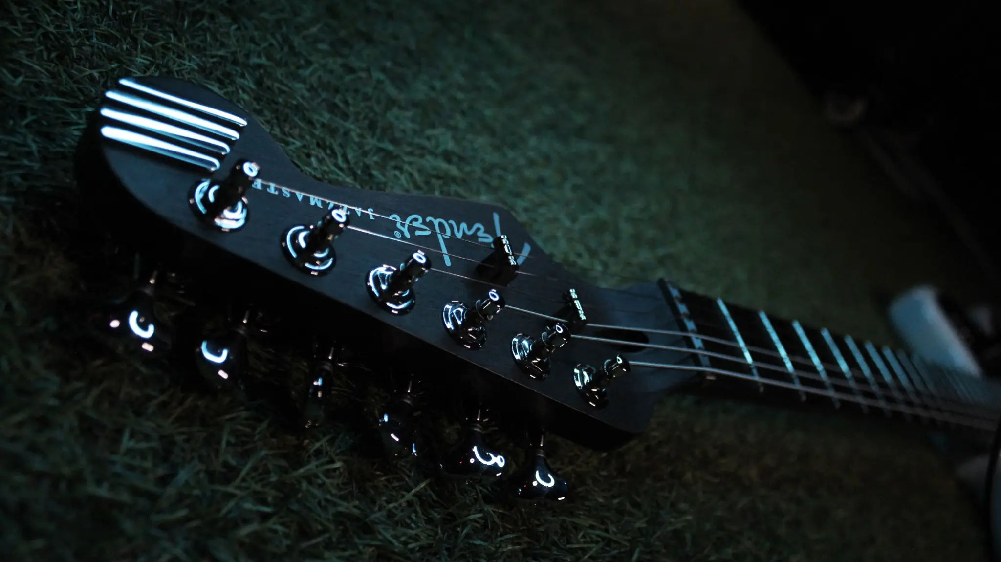 Хоббие*
Ещё одна из сотворенных. Fender ЖМ под Линкольн 50-х (или наоборот) | Сетка — социальная сеть от hh.ru