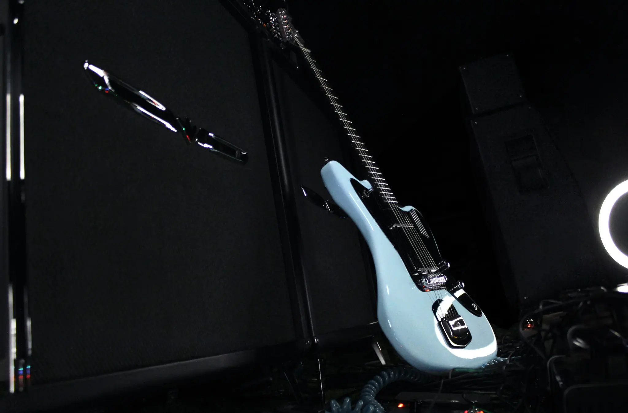 Хоббие*
Ещё одна из сотворенных. Fender ЖМ под Линкольн 50-х (или наоборот) | Сетка — социальная сеть от hh.ru