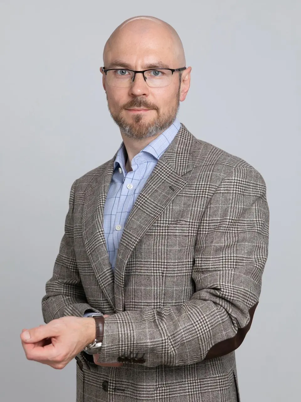 О канале и авторе
Привет. Я Роман Мезенцев, независимый советник по ИТ-стратегии и цифровой трансформации | Сетка — социальная сеть от hh.ru