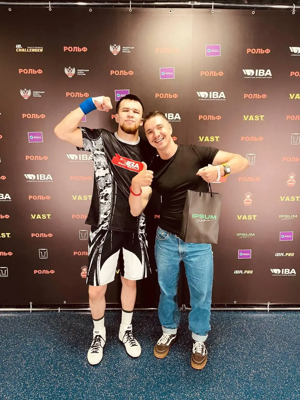 Как отгремел турнир IBA Bare Knuckle 5
27 июня московская «ЦСКА Арена» содрогнулась от невероятного напряжения - прошел грандиозный турнир по кулачным боям IBA Bare Knuckle 5 | Сетка — социальная сеть от hh.ru