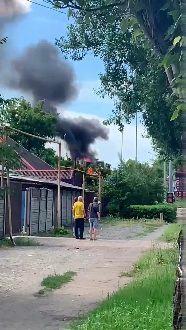 Последствия атаки БПЛА на АЗС в Кировском районе Донецка | Сетка — социальная сеть от hh.ru