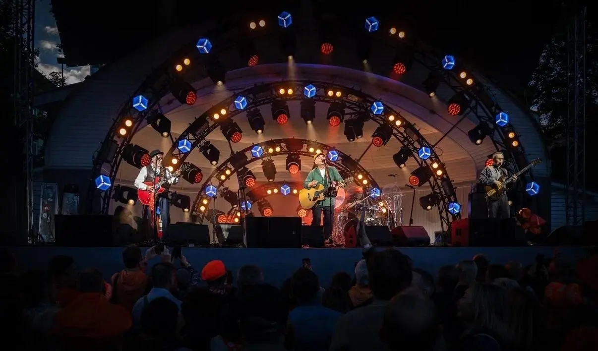 Московское выступление группы Чайф 🎸🇷🇺 | Сетка — социальная сеть от hh.ru
