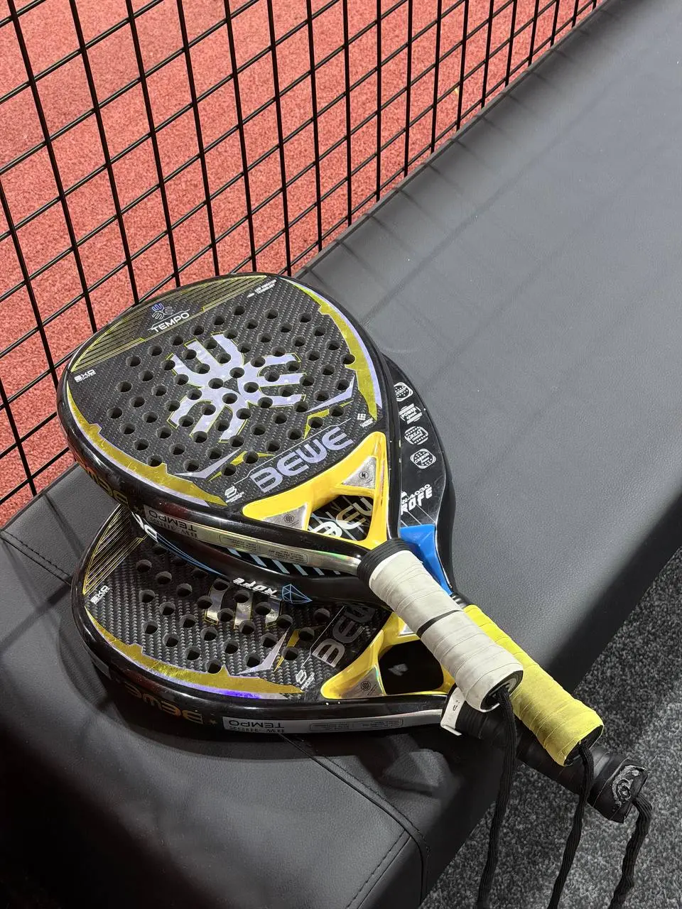 Короче, я начала играть в паддл 🎾
И это неожиданно оказалось очень честным зеркалом того, как я/мы иногда работаем в проектах | Сетка — социальная сеть от hh.ru
