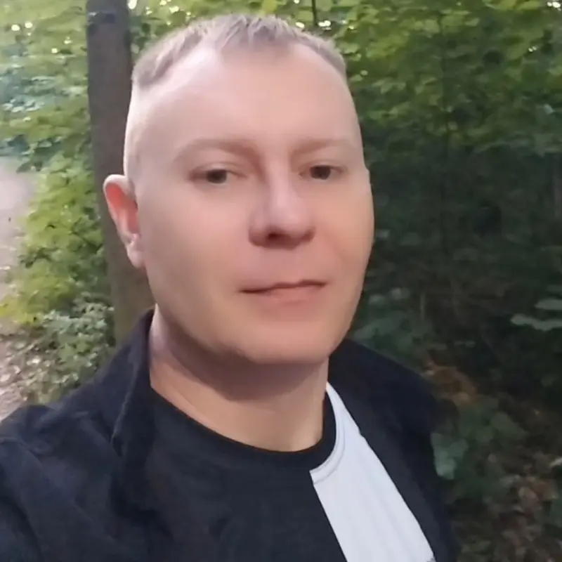 Андрей Новиков