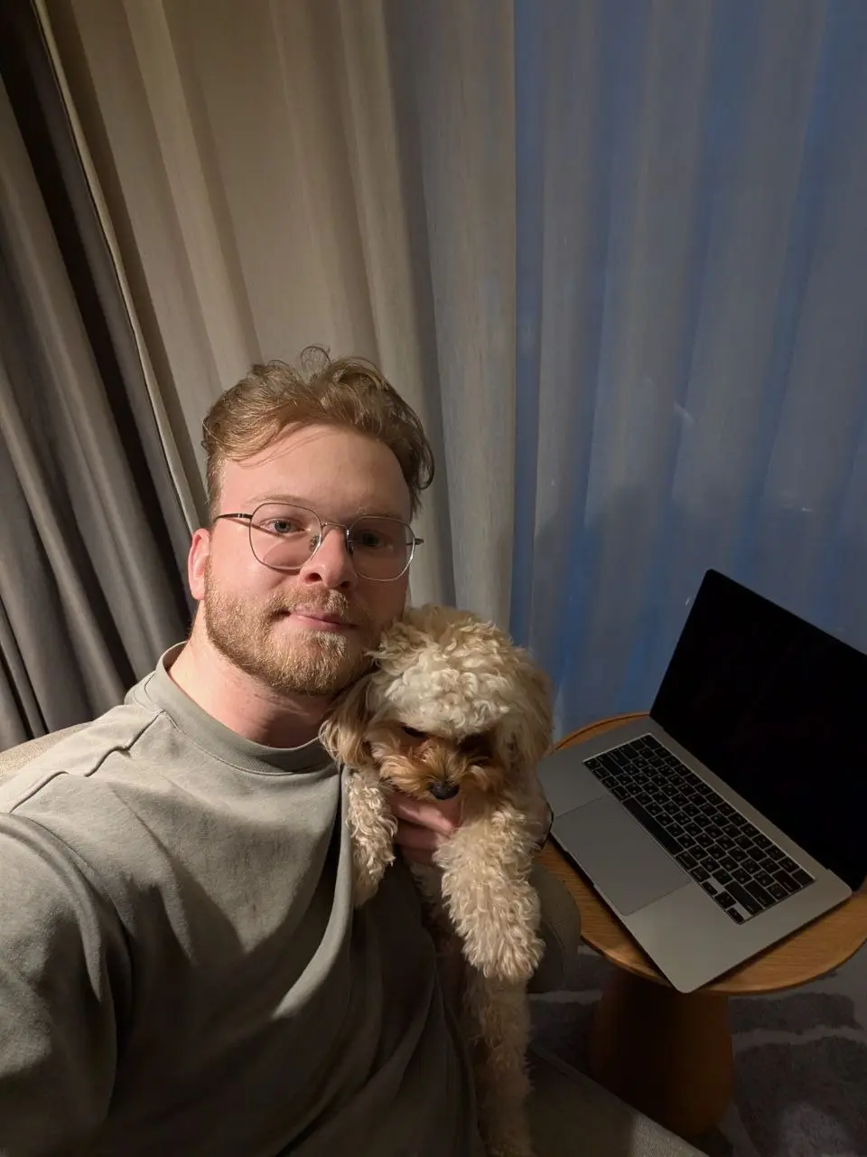 Fullstack аналитик = распыляться на все подряд и быть плохим во всем
или все таки есть здесь зерно силы? ✋
Ребят, такой вопросик возник | Сетка — социальная сеть от hh.ru