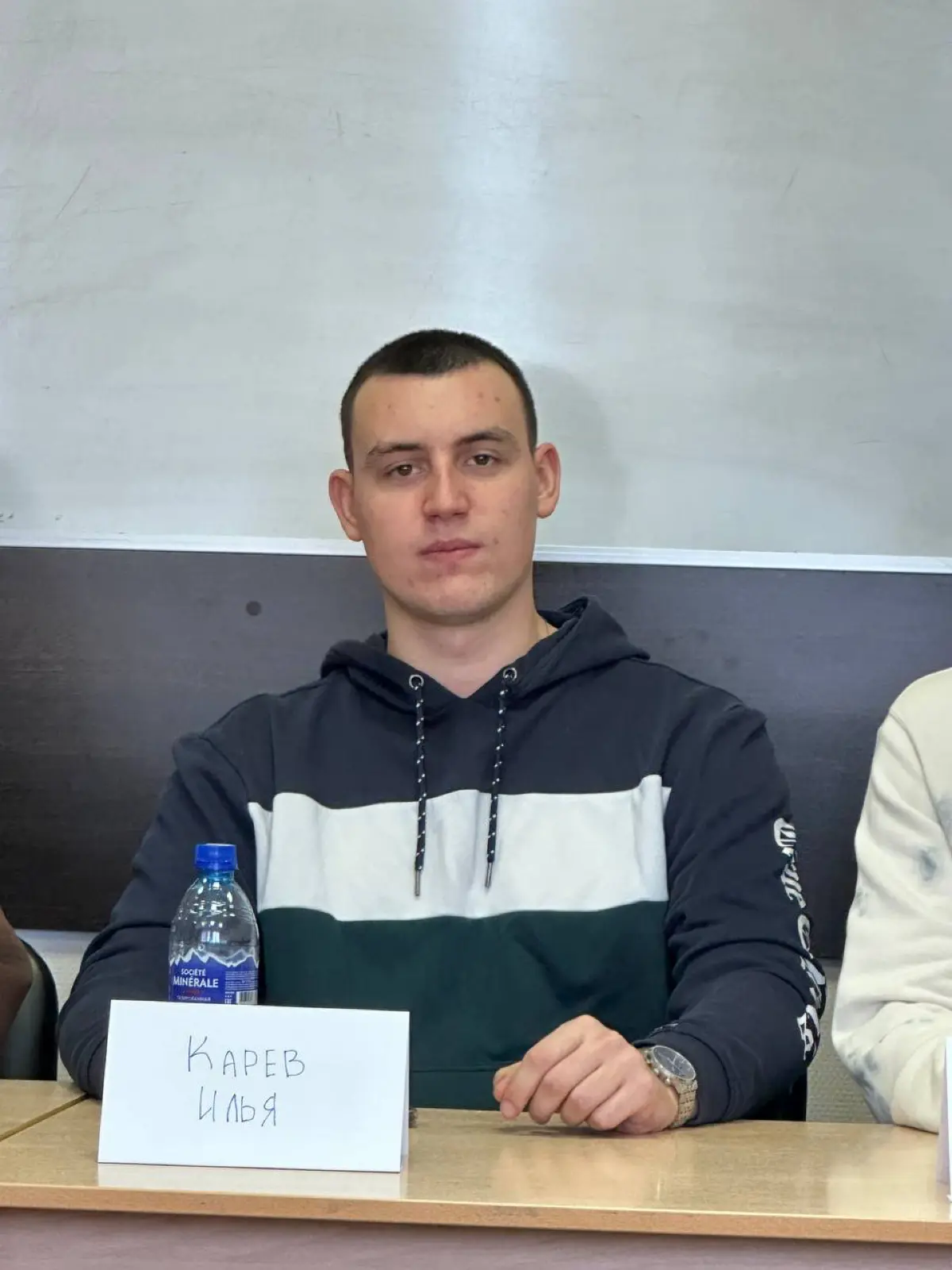 Всем привет 👋
Меня зовут Илья, я закончил бакалавриат по специальности «маркетинг» | Сетка — социальная сеть от hh.ru