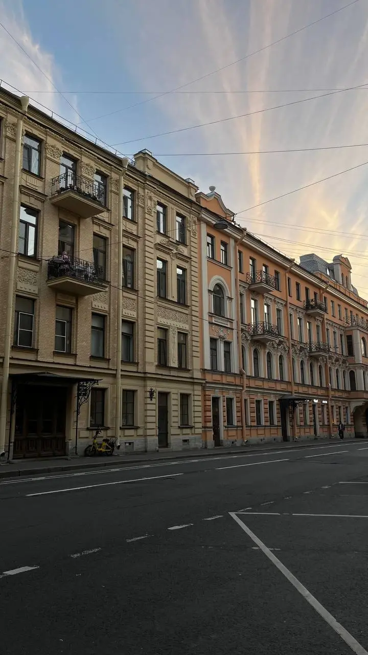 Сегодня наконец спустя пол года сборов мы встретились с Вероничкой 🤩
Гуляли , обсуждали предстоящий отпуск и планы на будущее 👀 | Сетка — социальная сеть от hh.ru