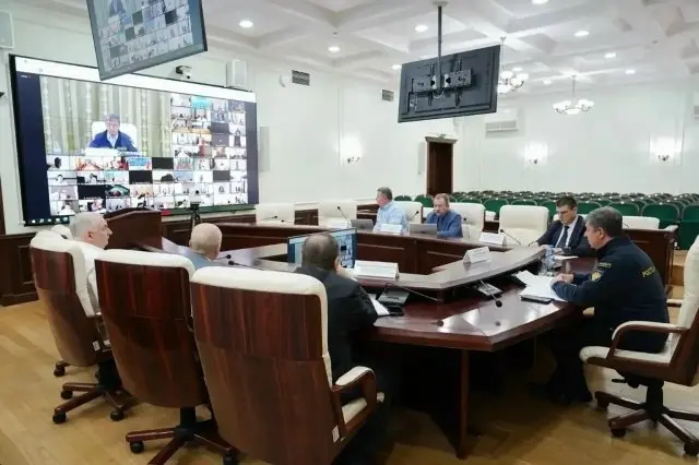 📱 Ростехнадзор: подготовка к отопительному периоду
Замруководителя Ростехнадзора Алексей Ферапонтов провёл совещание по подготовке к отопительному периоду 2026-2027 гг | Сетка — социальная сеть от hh.ru