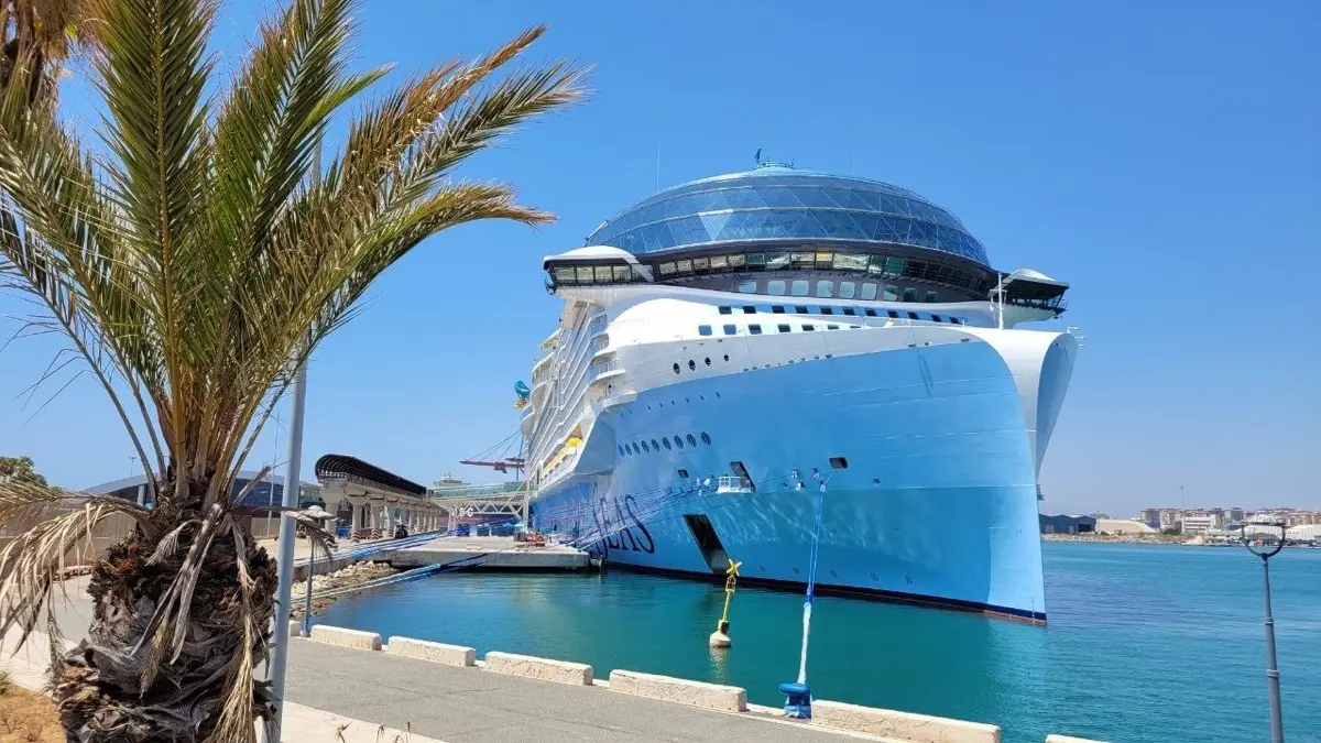 🔥Малага празднует рождение новой легенды
Legend of the seas — теперь самый новый и самый большой круизный лайнер в мире — только что отправился в первый предпремьерный круиз | Сетка — социальная сеть от hh.ru