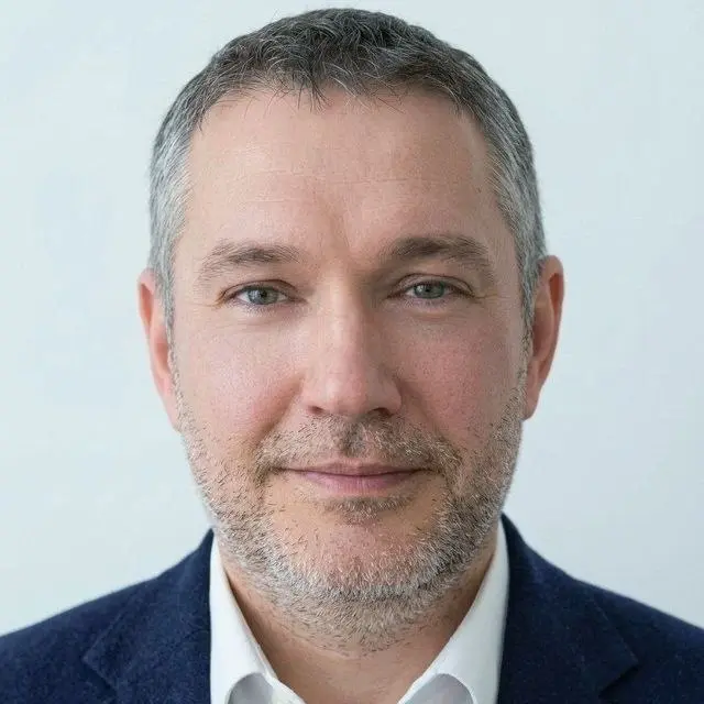 На пост Сисадминов точно прибивают прислал ответ Вадим Воронков @vvoronkov в нашем чате:
Никто ничего не прибивает, просто сисадмины теперь работают с нейронками, а не со связками скриптов | Сетка — социальная сеть от hh.ru