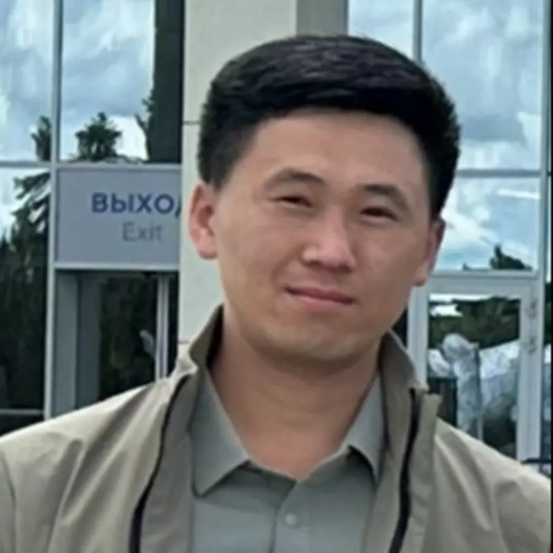 Коля Ли