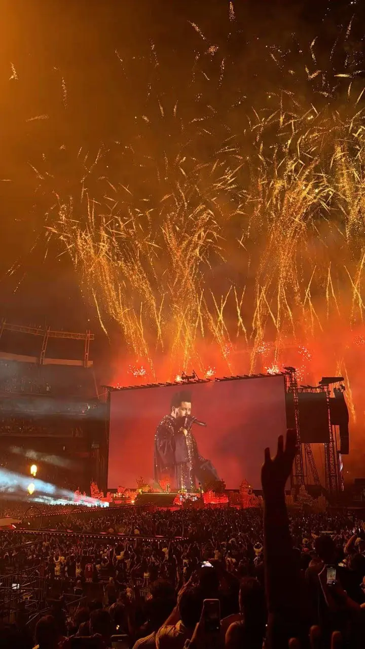 Детальный разбор шоу The Weeknd After Hours Til Dawn 2026: как стадион превращают в финальный ритуал эпохи
Я купил билет на The Weeknd в Бангкоке не только потому, что это концерт | Сетка — социальная сеть от hh.ru