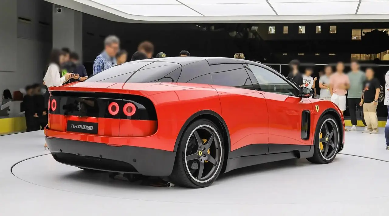Ferrari Luce и китайская квота
#познавательнобл
Сразу после презентации Ferrari Luce мы в редакции кртбл записали разбор для YouTube | Сетка — социальная сеть от hh.ru