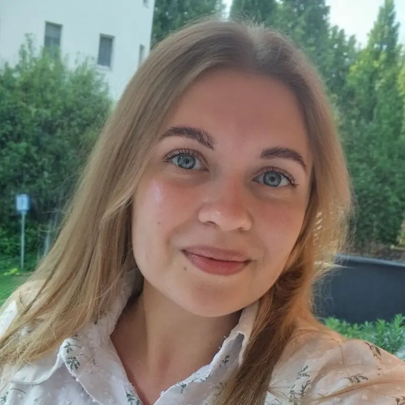 Анна Зонова