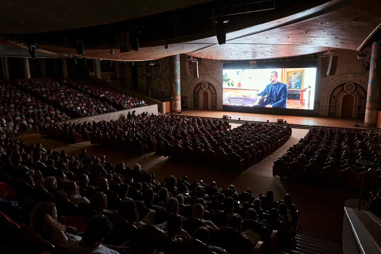 На премьере документального фильма «Святые предприниматели» в Зале Церковных Соборов Храма Христа Спасителя | Сетка — социальная сеть от hh.ru