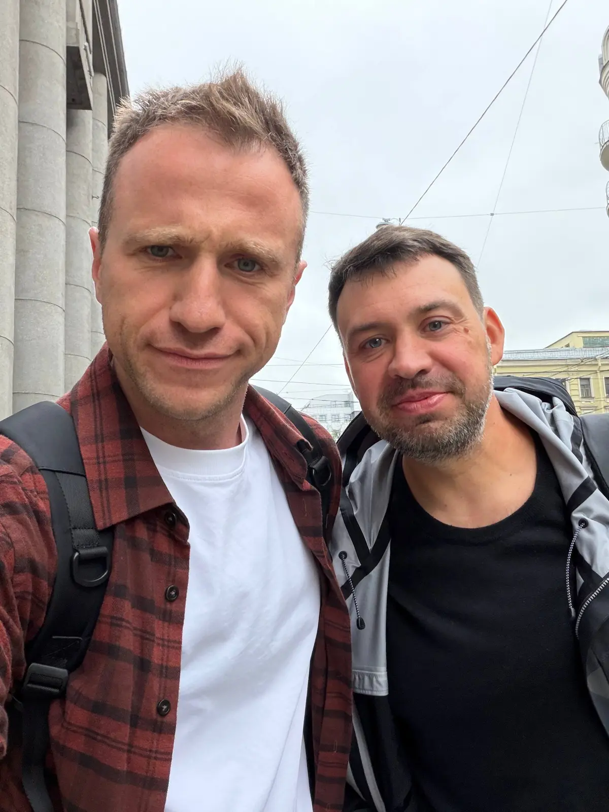 Путешествие кроксов в поисках счастья из Петербурга в Москву (через Мурманск)
Встретились сегодня с Сережей Маслиным, операционным директором МТС digital, а по совместительству одним из самых позитивн... | Сетка — социальная сеть от hh.ru