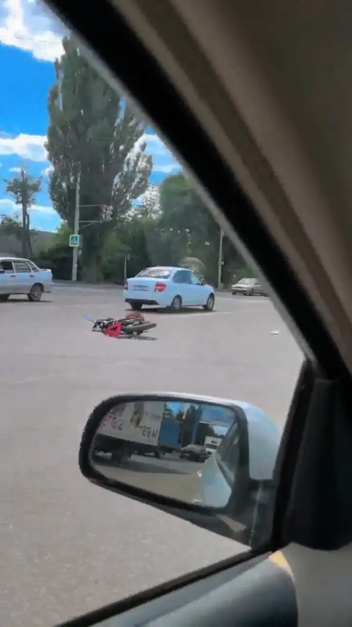 ДТП с участием мотоциклиста на перекрестке ЖБИ в Макеевке | Сетка — социальная сеть от hh.ru