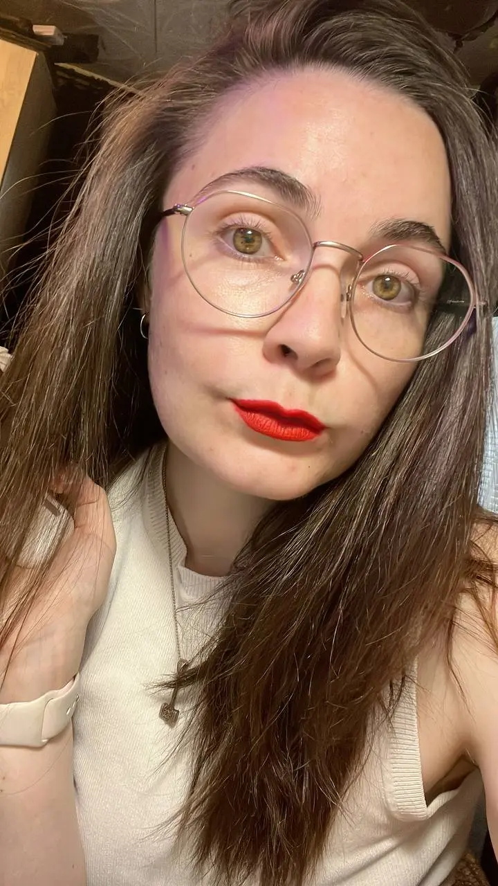 #ясегоднямолодец 13/108
💄 купила новую красненькую помаду, она меня конечно же разочаровала, но цвет классный, поэтому носить буду
💄 на ровном месте словила несколько тупых страхов, которые собрались ... | Сетка — социальная сеть от hh.ru