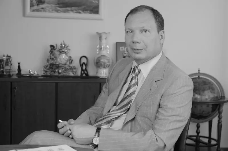 ⚡ На 72-м году жизни скончался экс-президент компании «Аквариус» Александр Калинин
О смерти одного из отцов-основателей российского ИТ-рынка со ссылкой на двух его знакомых сообщило издание TAdviser
А... | Сетка — социальная сеть от hh.ru