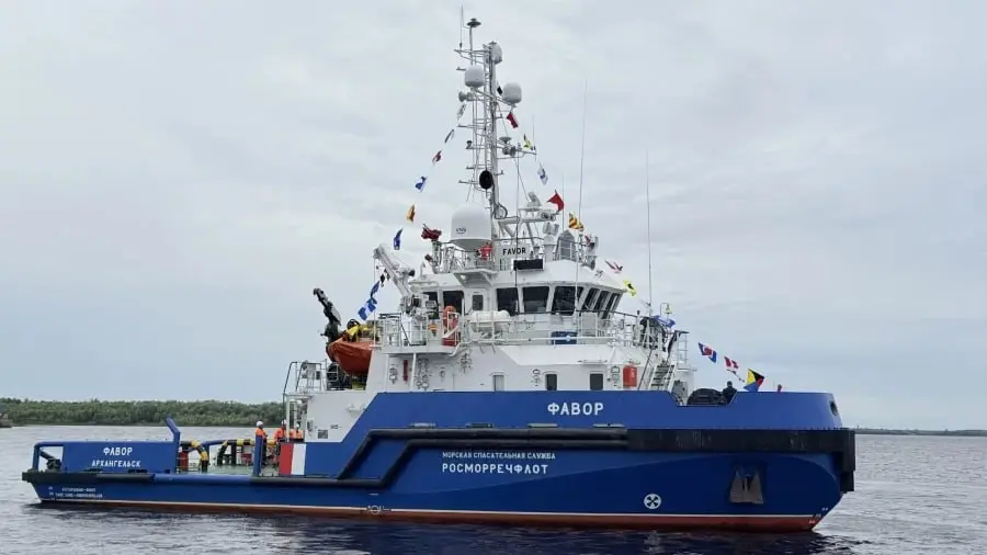 🚢В Архангельске подняли флаг России на новом арктическом буксире "Фавор"
В морском порту Архангельск состоялась церемония подъёма государственного флага на новом арктическом спасательном буксире "Фаво... | Сетка — социальная сеть от hh.ru