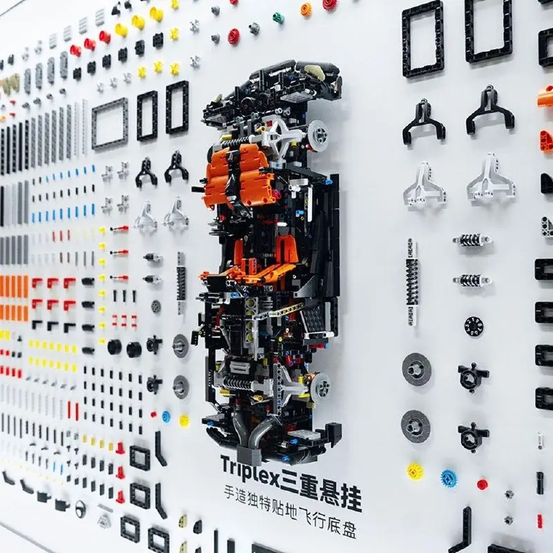 LEGO Technic продолжает продвигать свой новый набор Koenigsegg Sadair's Spear. На этот раз бренд превратил станции шанхайского метро в необычную инсталляцию | Сетка — социальная сеть от hh.ru