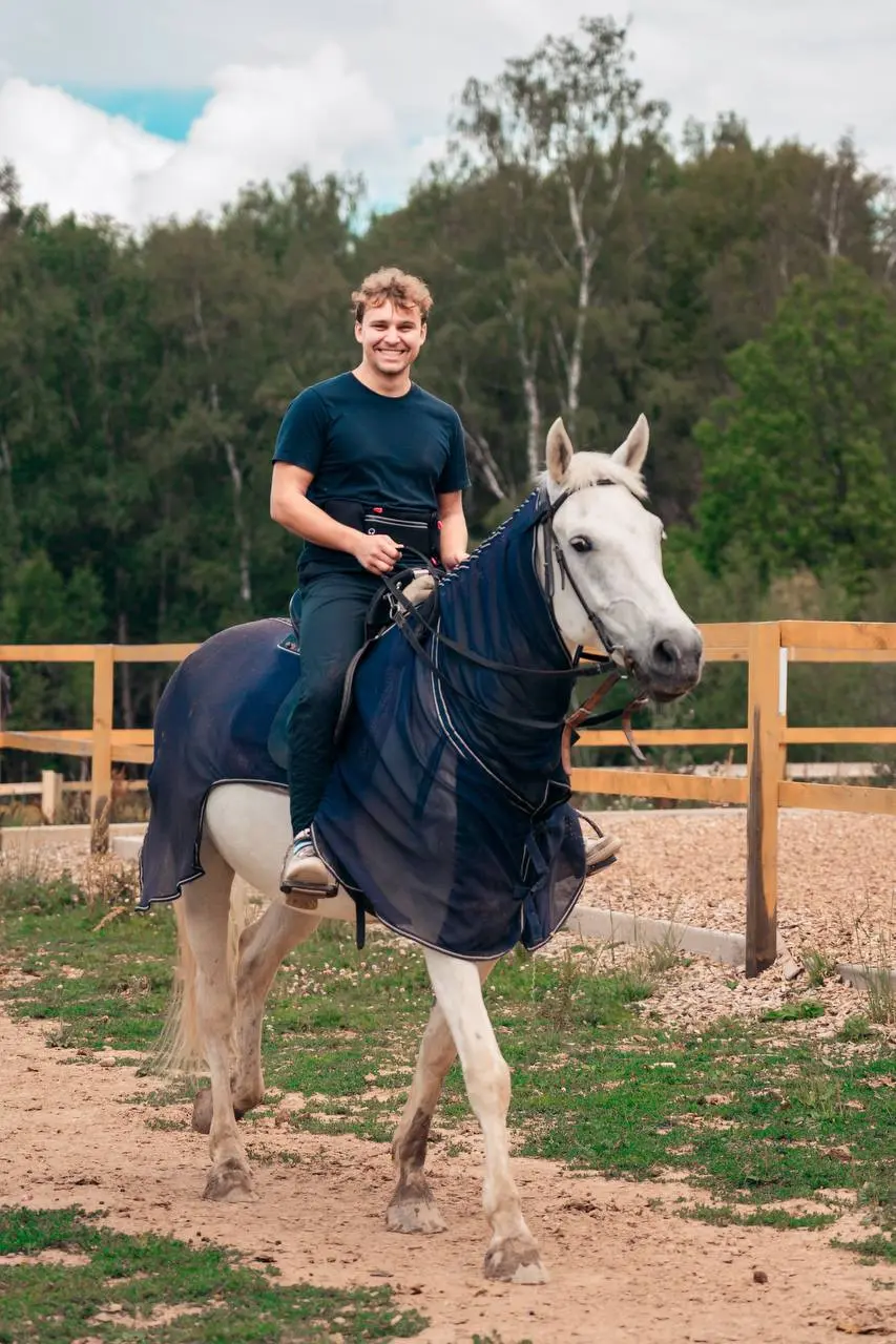 СЛАВЯНСКИЙ КОННЫЙ ВЫЕЗД ОТ FRIENDS COMMUNITY НА 3 ДНЯ🐴😍
Друзья, мы расчесываем гривы лошадям и готовим льняные рубахи!
«В поисках цветущего папоротника на конюшне»: будем плести венки, искать затерянн... | Сетка — социальная сеть от hh.ru