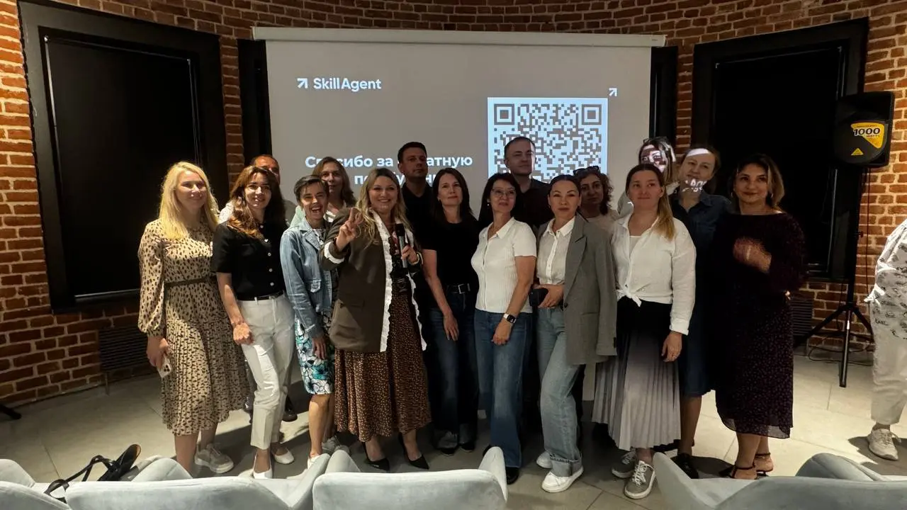 Сегодня выступила в TrendAgent. И это было просто 🔥
Честно, я ехала домой с ощущением абсолютного счастья.
Несмотря на дождь, в зале был полный аншлаг | Сетка — социальная сеть от hh.ru