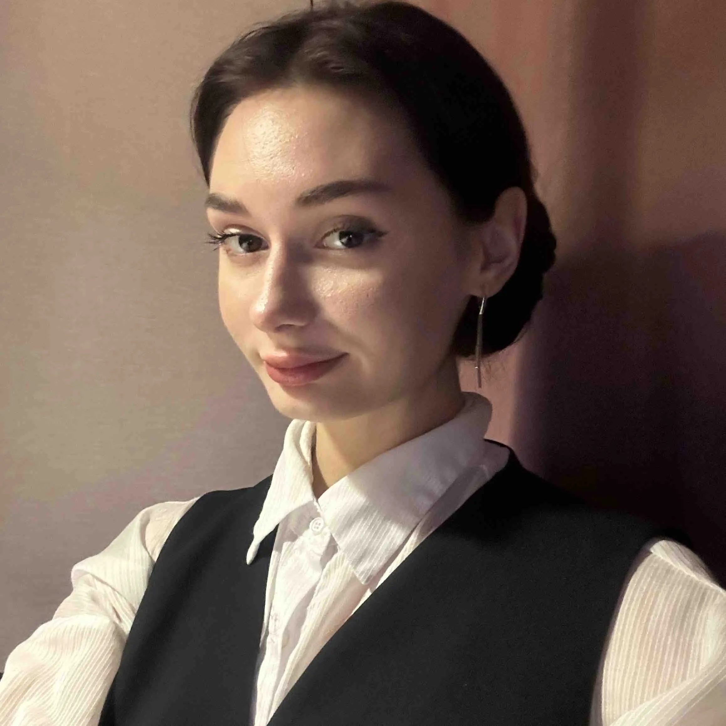 Ника Власова