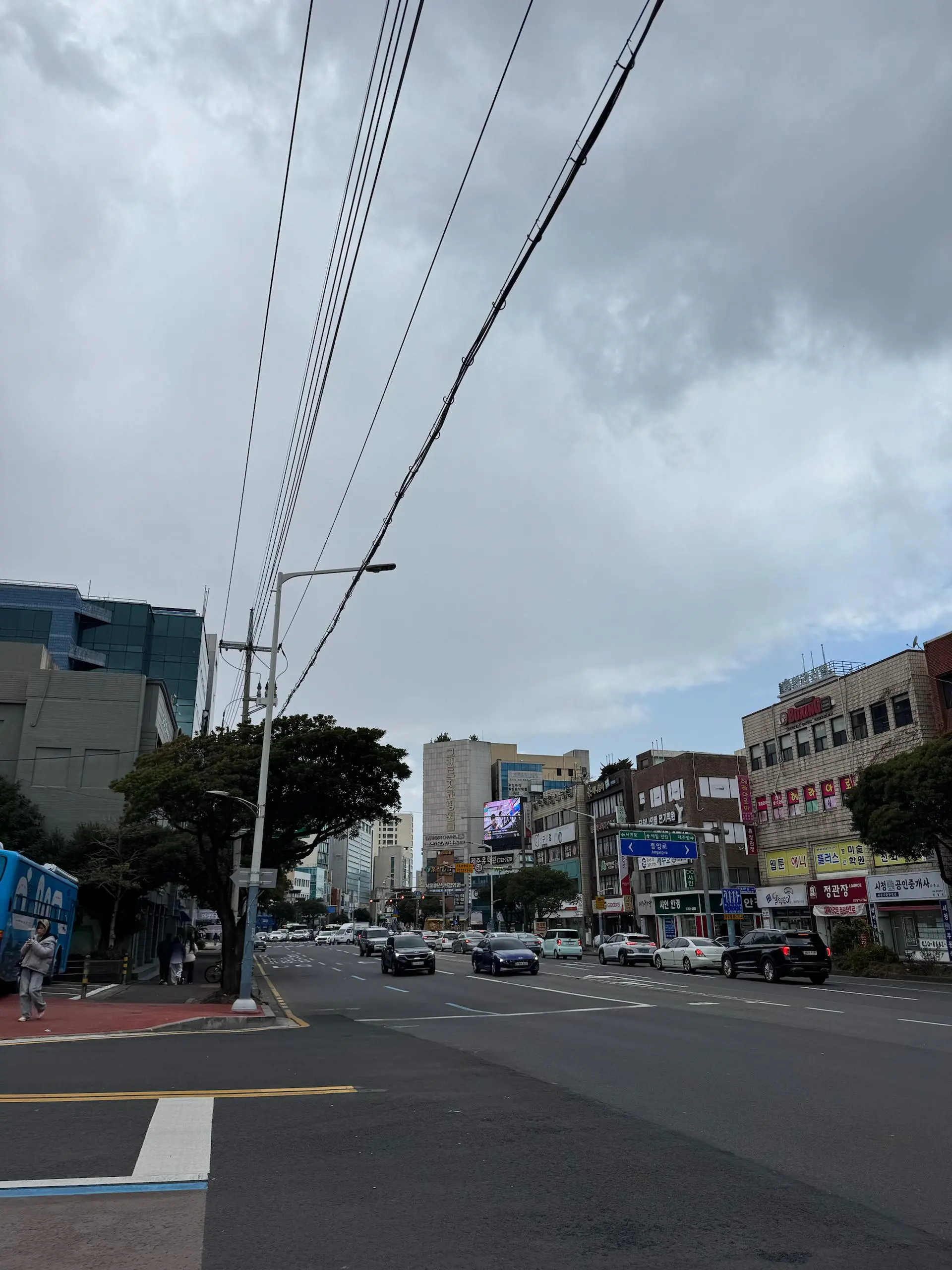 🇰🇷Чеджу, Южная Корея
А теперь жёстко о минусах Южной Кореи! Эта страна очень разная от региона к региону, а ещё сильнее отличается остров Чеджу | Сетка — социальная сеть от hh.ru