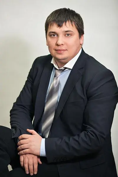 Антон Попов