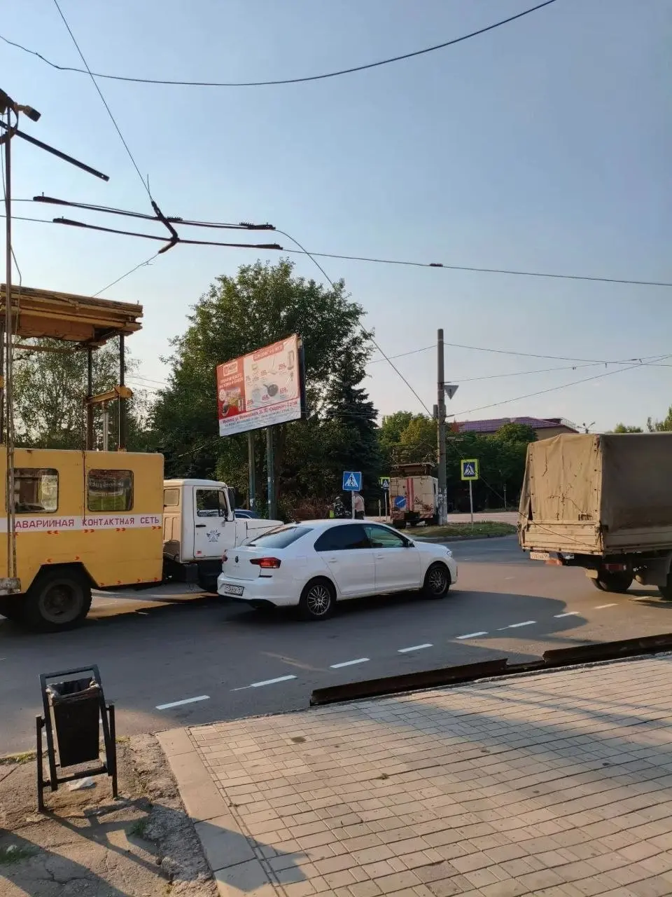 Демонтируют троллейбусную линию в центре Гвардейки.
Троллейбусы следующие из Гвардейки в Донецк — окончательно всё? | Сетка — социальная сеть от hh.ru