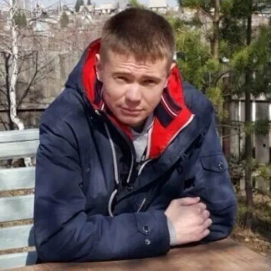 Денис Максимов