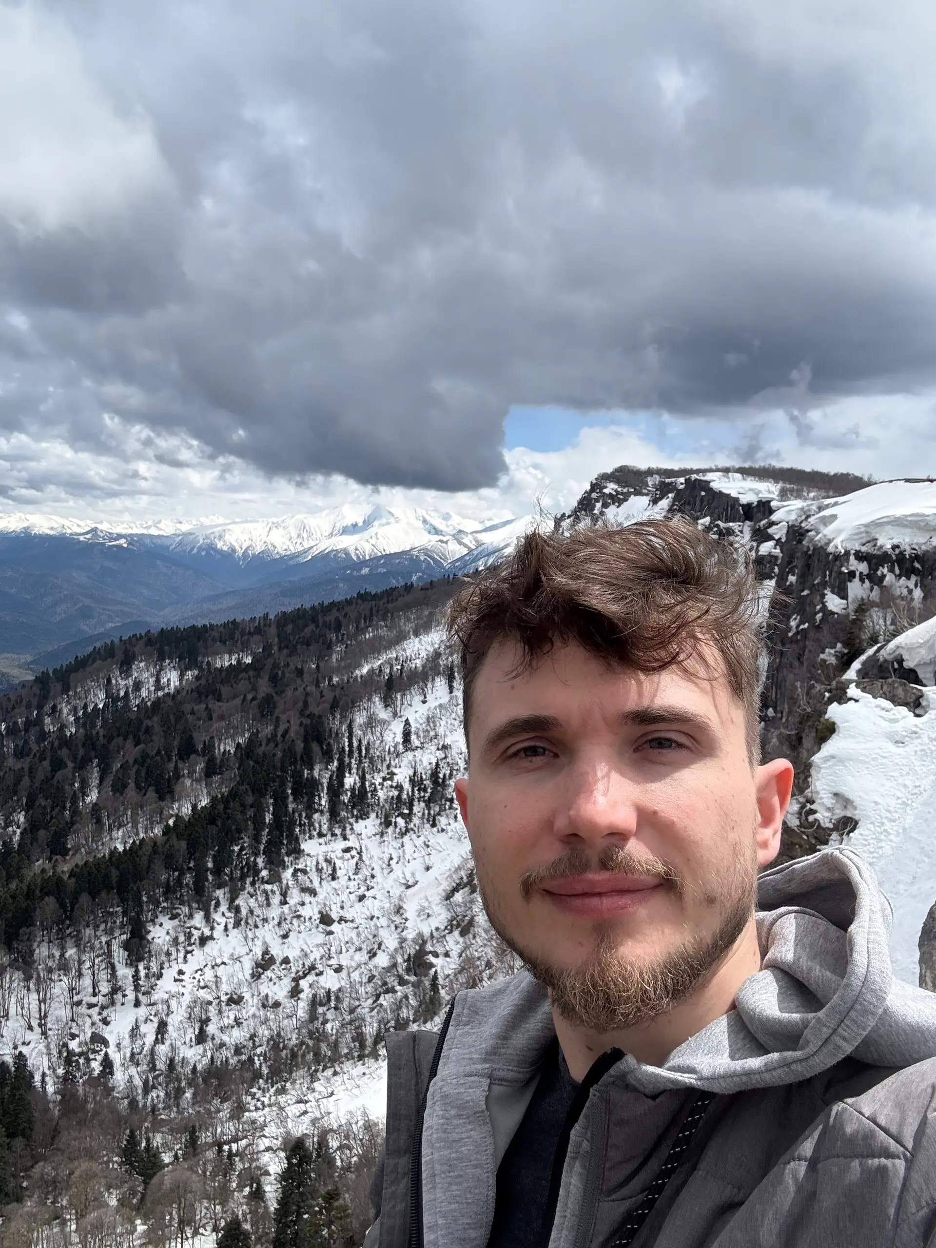 Ростислав Апатин