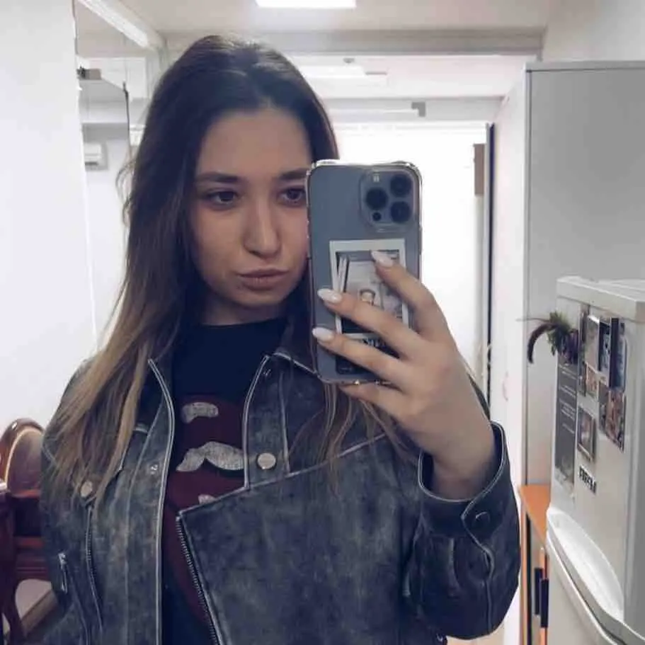 Анна Романова