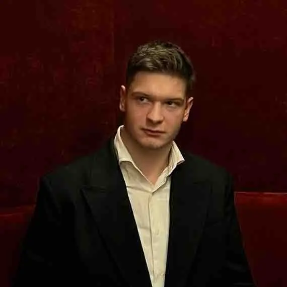 Глеб Захаров