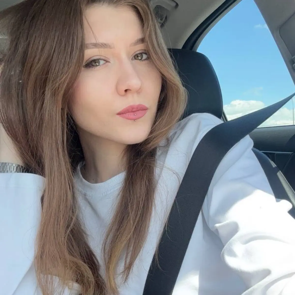 Яна Мицура