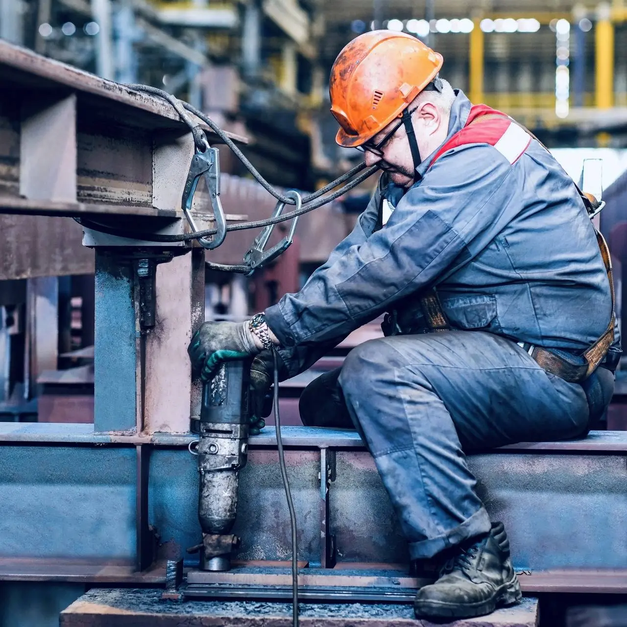 👷‍♂Рассказываем о ремонтных кампаниях на предприятиях ПМХ и Промсорт.
🔹В аглоцехе Тулачермета завершился капремонт рудно-козлового перегружателя № 2 | Сетка — социальная сеть от hh.ru