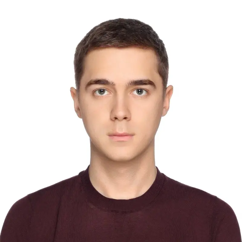 Максим Бортник