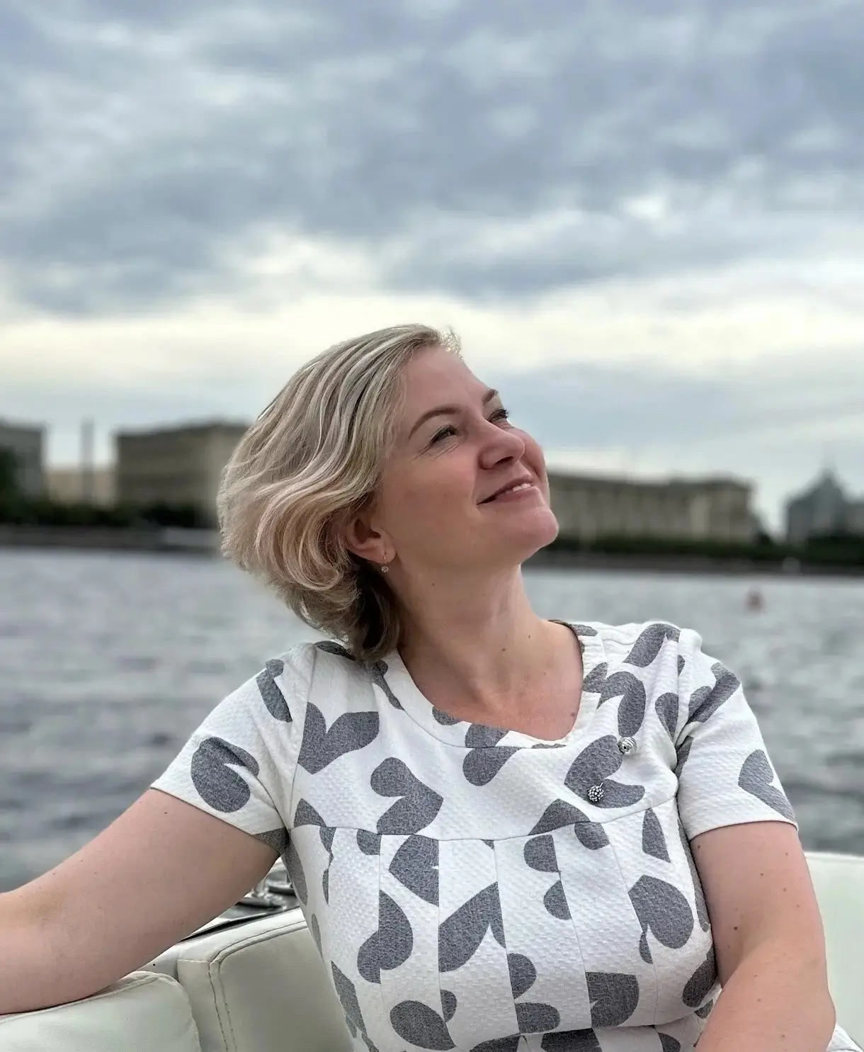 Анна Попова