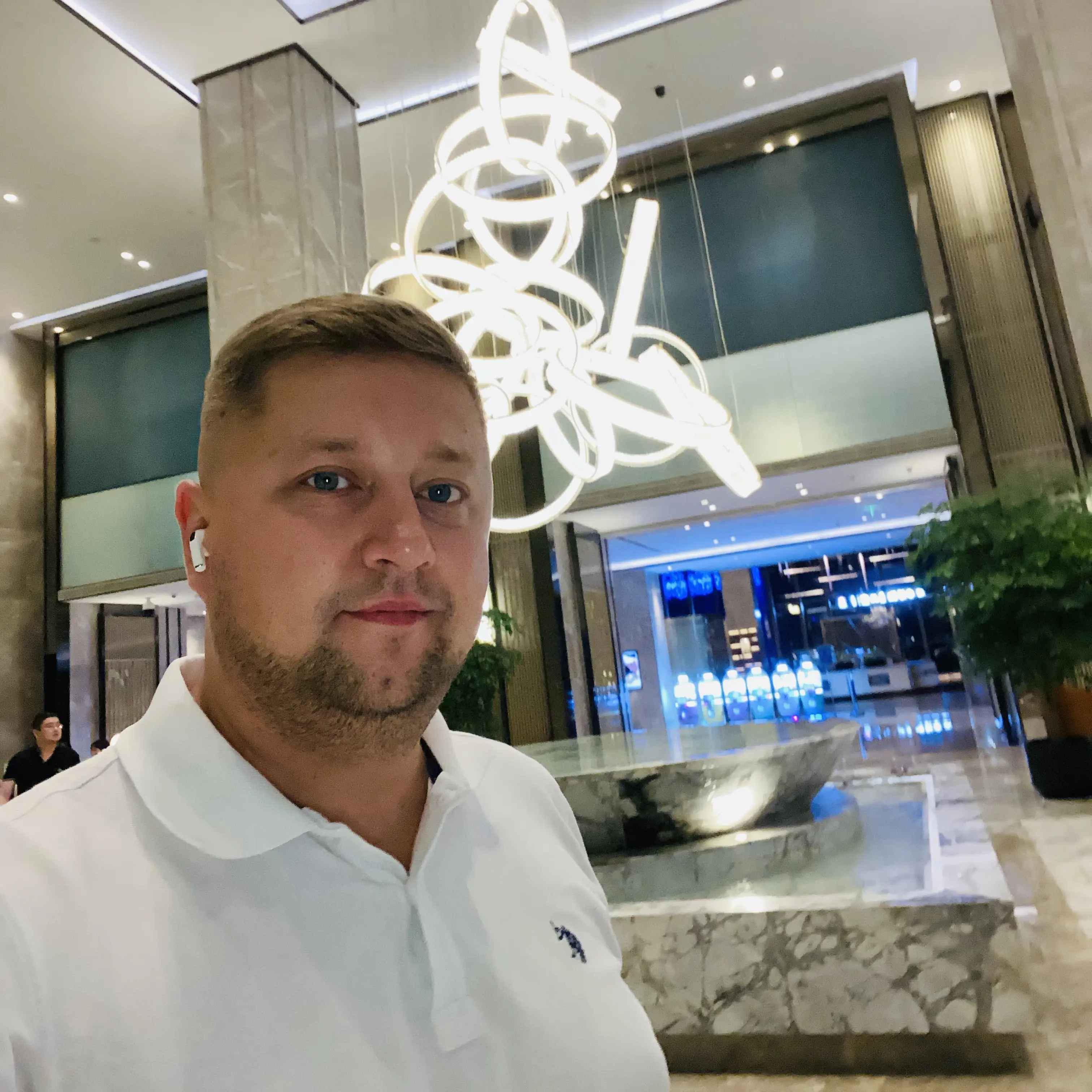 Станислав Захаров