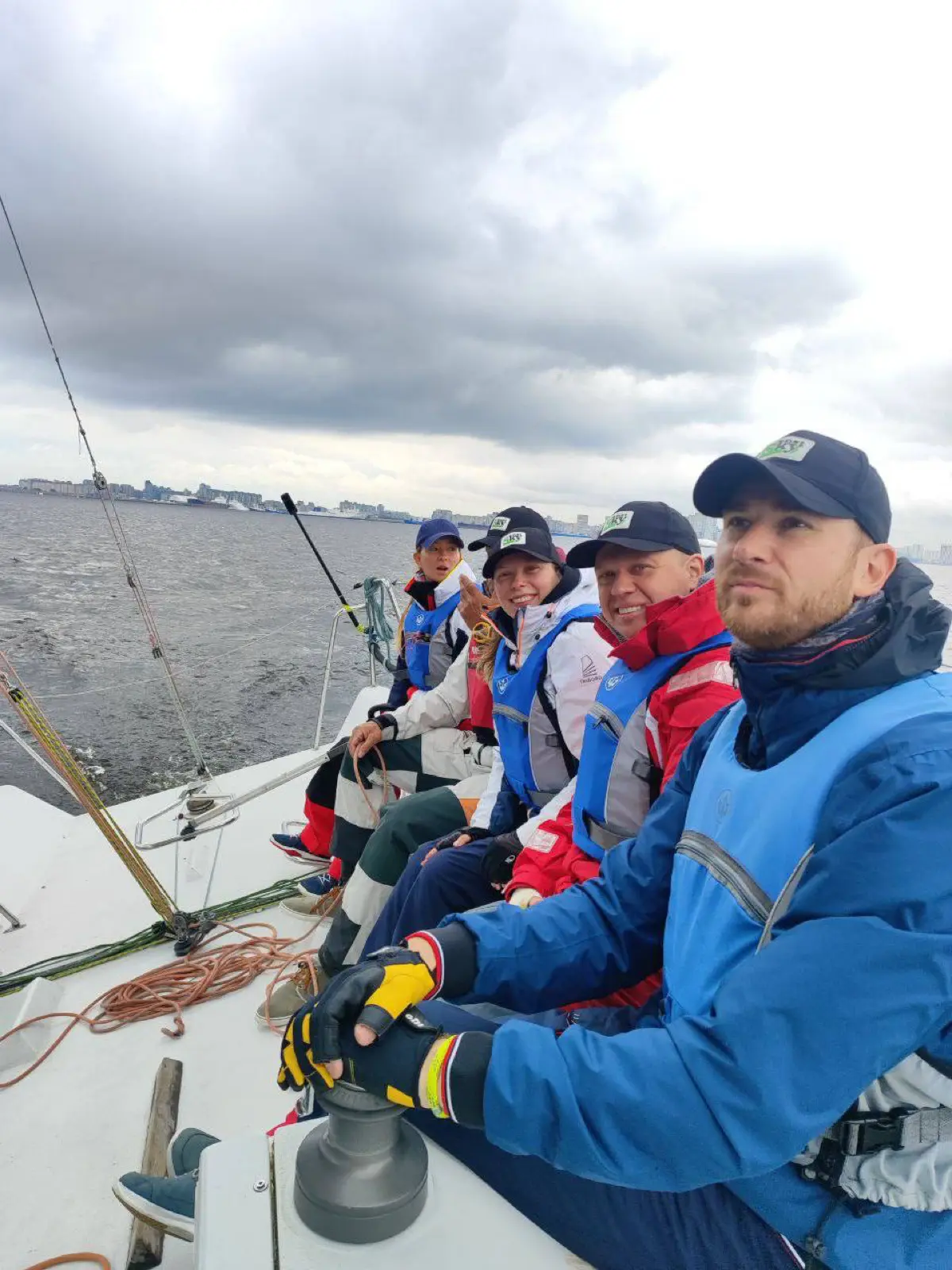 Из корпоративного спорта — в профессиональный яхтинг ⛵️
Недавно мы рассказывали, что регаты уже пятый сезон остаются частью корпоративной культуры SkyNet | Сетка — социальная сеть от hh.ru