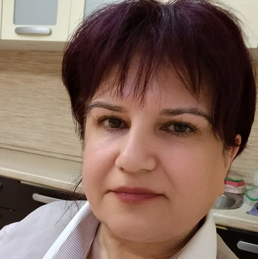 Лола Саченкова