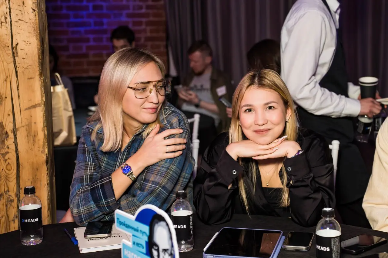 Когда сообщество строится вокруг тебя — это не всегда хорошо 🧐
На консультациях я часто слышу одну и ту же историю: основатель создал сообщество, всё держится на нём: встречи, активности, атмосфера, р... | Сетка — социальная сеть от hh.ru