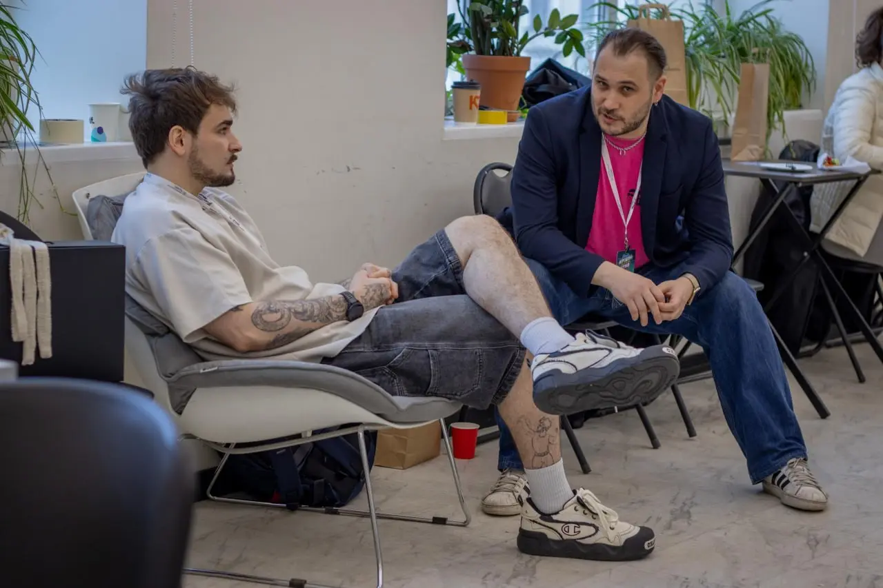 🌀 Как DeusGames ворвались на ITMO «Игродень»!
Наша команда наконец выбралась из разработки и привезла свежий билд Wild Portals на фестиваль | Сетка — социальная сеть от hh.ru