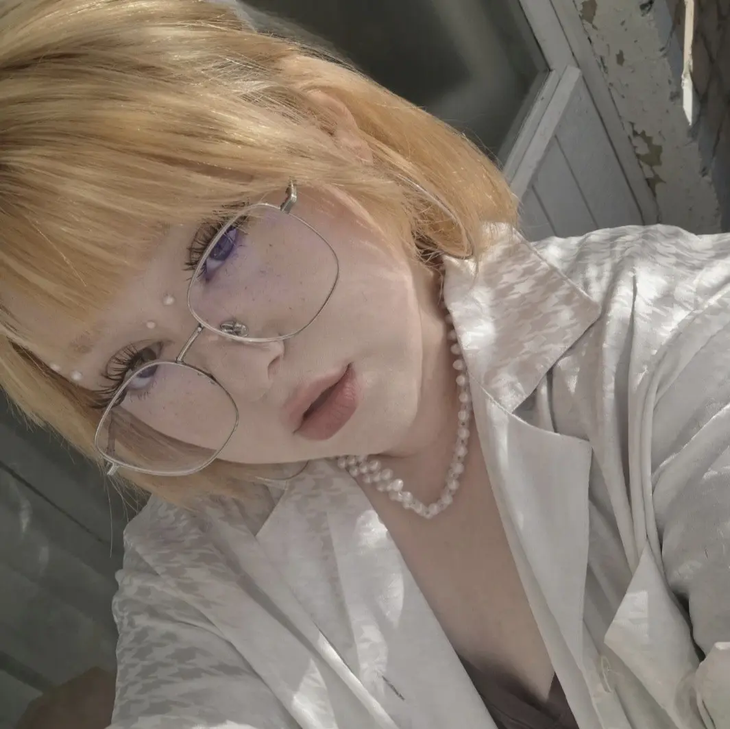 Анна Тихонова